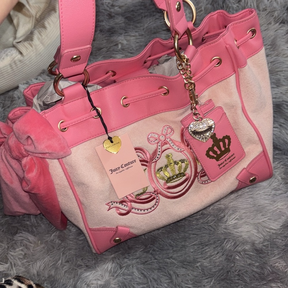 SOLD Viral rare juicy couture daydreamer tote - Picture 2 of 4